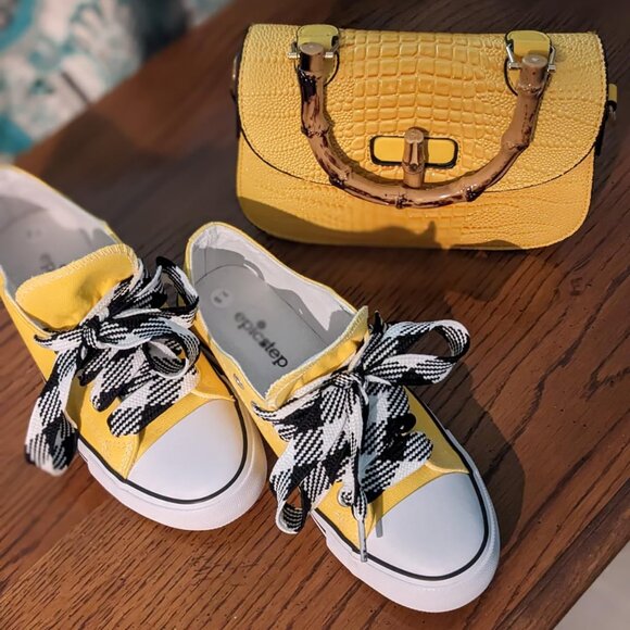 Neiman Marcus Bamboo Handle Black Crocodile Print Top Handle Bag - Picture 2 of 5